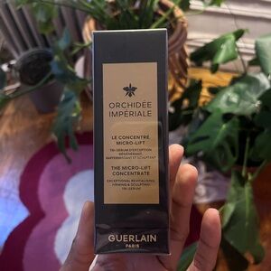 GUERLAIN Orchidee Imperiale Micro-Lift Concentrate - Black and Gold